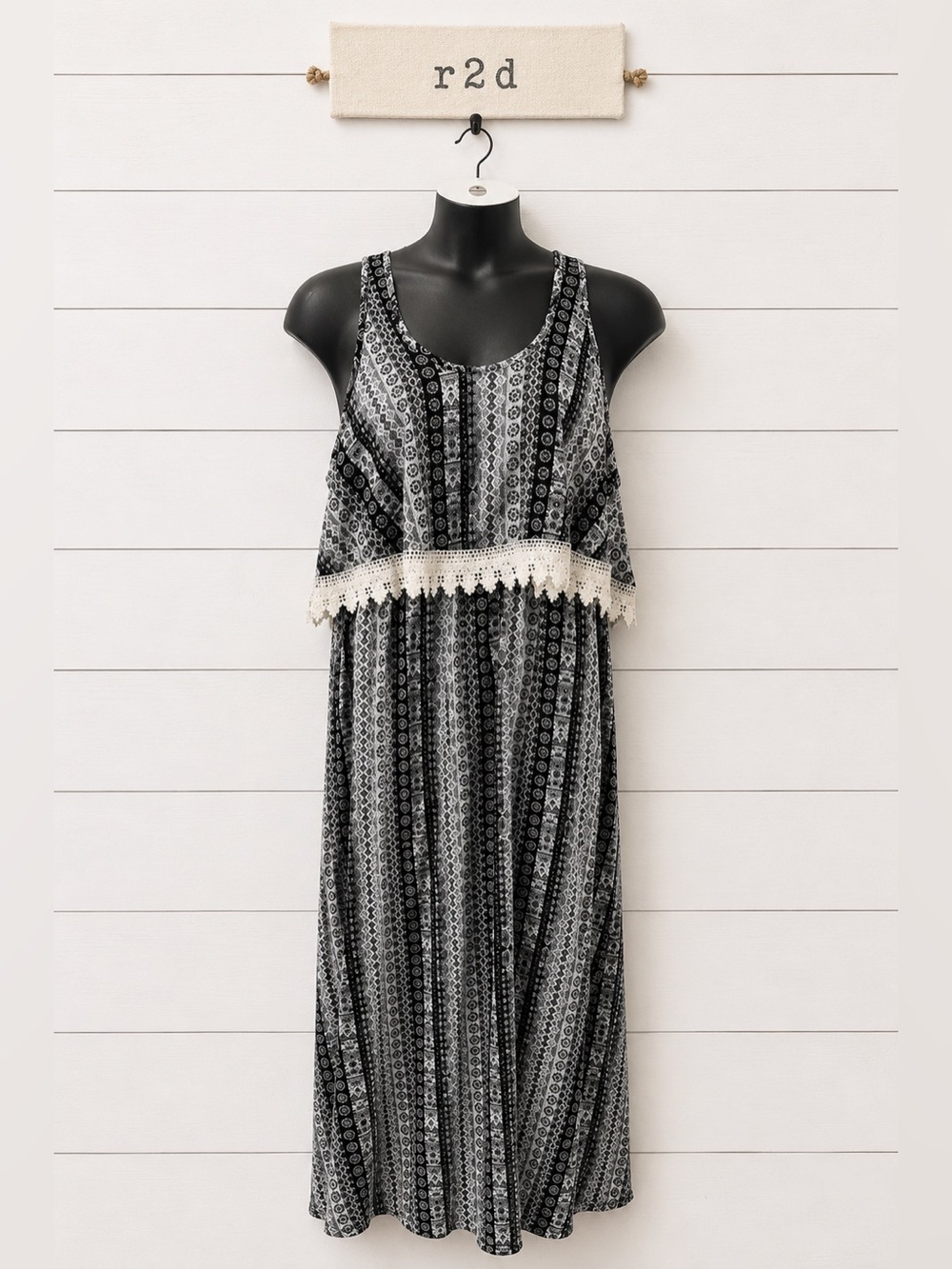 R2D – Black & White Maxi Dress – Est. Size L/XL